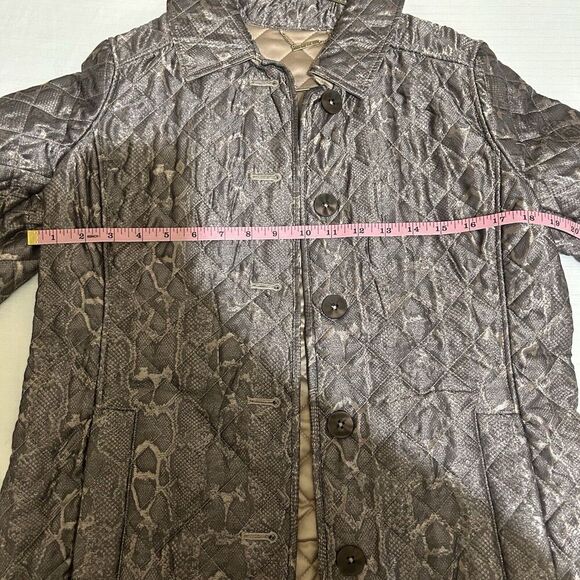 CHICO'S Women's Jacket Coat Taupe Quilted Metallic Python Size 0 or 4/6 - Picture 5 of 8